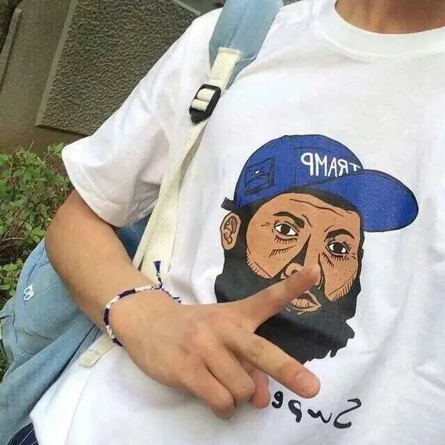 甘军烁英